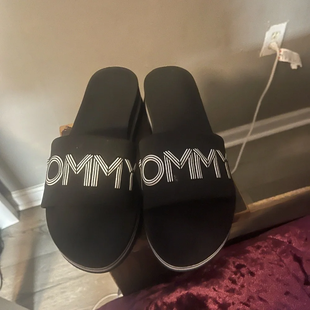 Sandals - Picture 4 of 4